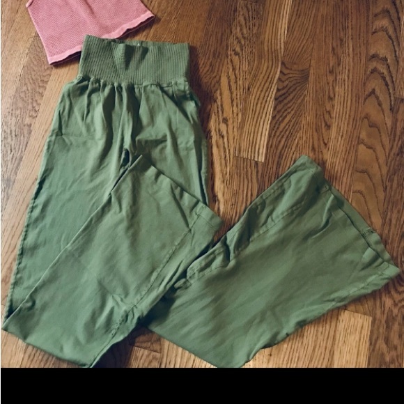 NWOT free people Good Karma Flare Leggings In Military Green Size XS/S MSRP$98 - Picture 6 of 11